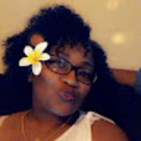 Meet your Posher, Dorlisa - Picture 1 of 1